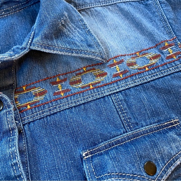 Wrangler Embroidered Denim Snap Button Shirt - Picture 7 of 8